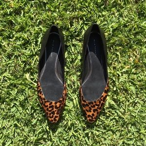 Elie Tahari Flats